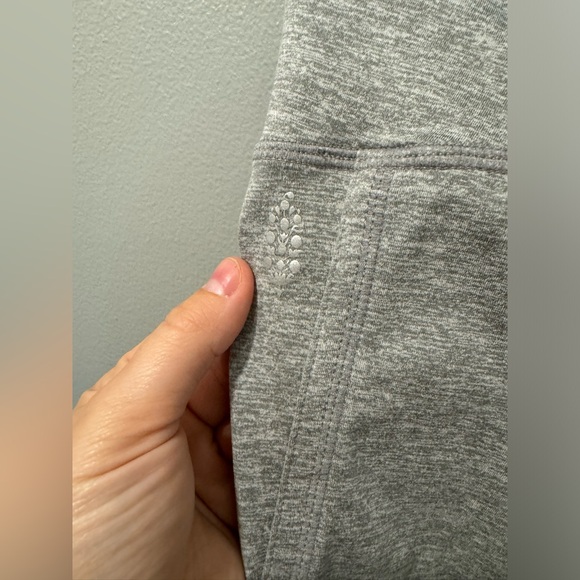 EUC FP Movement Legging in gray Size Small - Picture 4 of 5